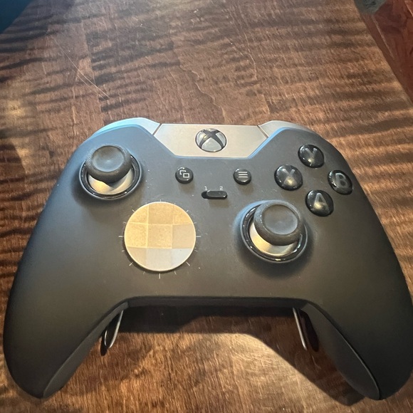 Xbox Wireless Controller - Black - Picture 1 of 8